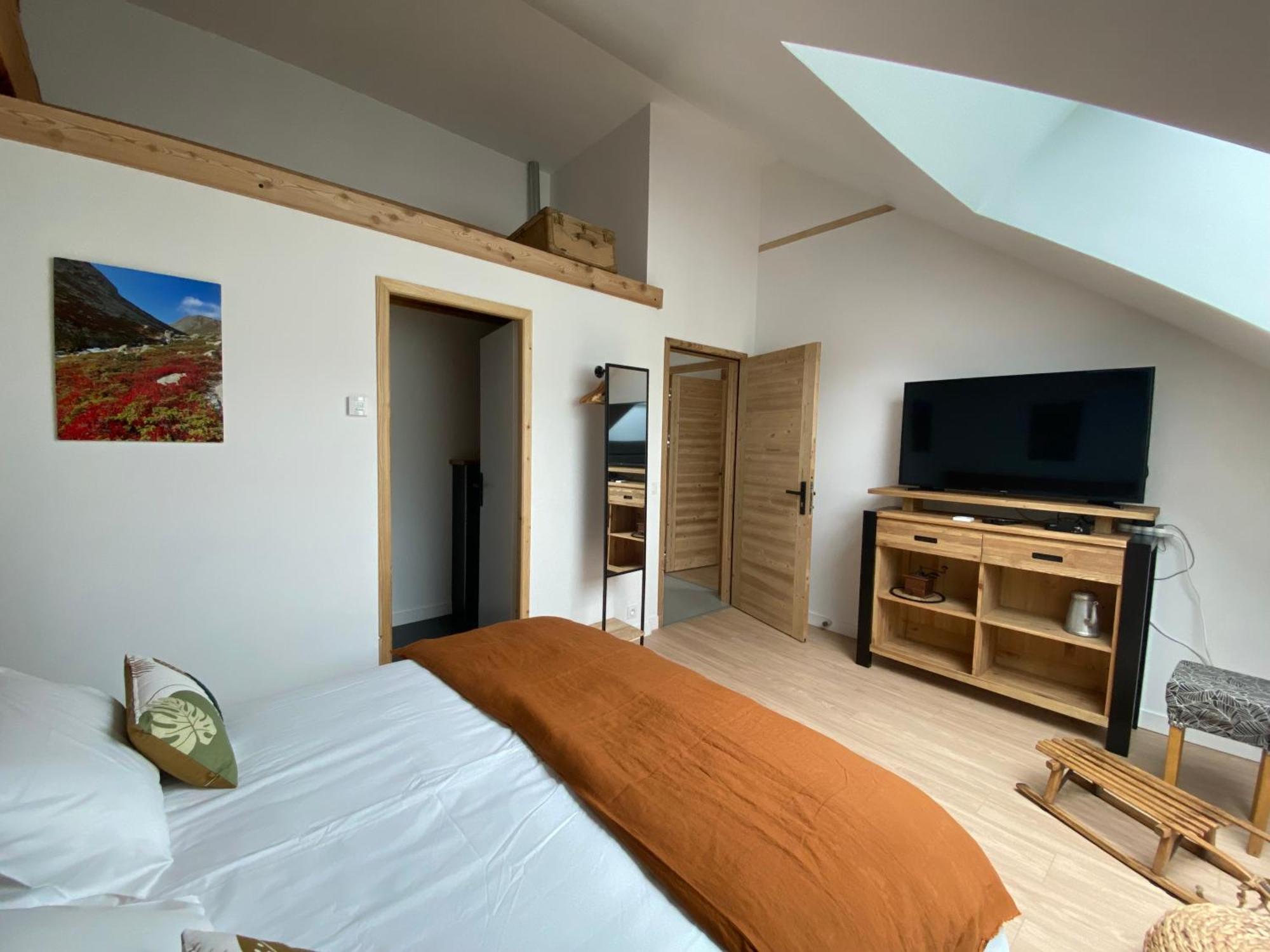 Le Couleau Bed & Breakfast Chateauroux-les-Alpes ภายนอก รูปภาพ
