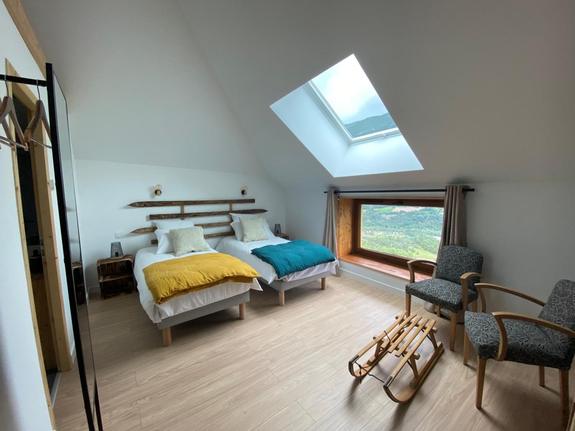 Le Couleau Bed & Breakfast Chateauroux-les-Alpes ภายนอก รูปภาพ